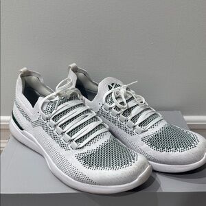 APL Techloom Breeze